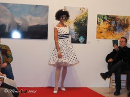 Fashion Show in der Contemplor Galerie Wien am 14. 03. 2024